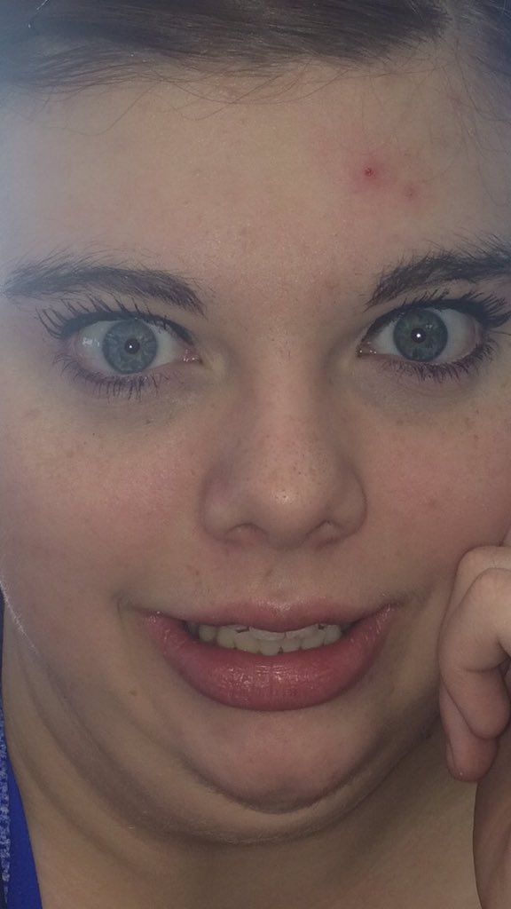 thingsrileydoes's tweet image. When mom says keep the change