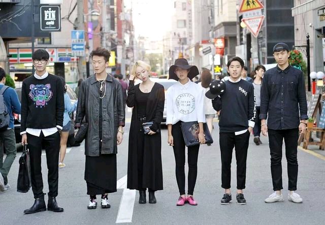 Twitter 上的 韓国ファッション メンズ 韓国ファッショニスタ 黒スキニーや デニムを履きこなす スタイルもいいし おしゃれです 韓国好きな人rt 韓国ファッション T Co Dq46dm29su Twitter