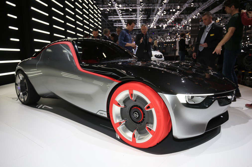 DNAofMotorsport's tweet photo. Geneva Motor Show 2016: the best concept cars https://t.co/r6Qh3fFIUR https://t.co/6wAN9Qxgll