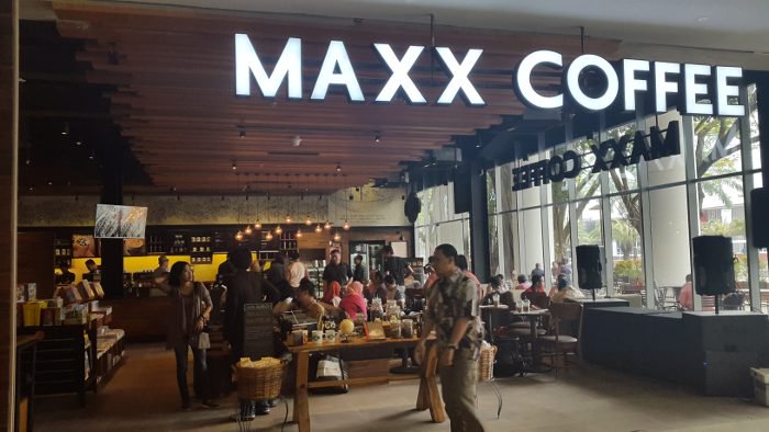 LippoGroup1's tweet photo. Deretan Restaurant mewah, coffee shop dan book store... #MaxxBoxLV https://t.co/YSTh4xxpqq