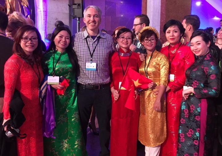 nguyenthidai63's tweet photo. Happy in E2 #hackclassroom @mtholfsen https://t.co/gv2gopdVGJ