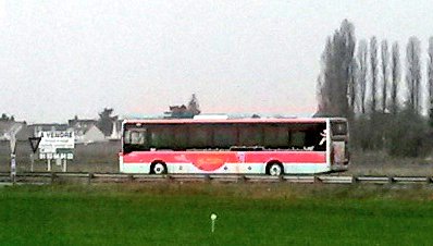 SmileyTrains's tweet photo. Rond point de Guignes, quand la route du #SME02 Meaux-Melun rejoint celle du #SME01 Coulommiers Melun 01. ☺ https://t.co/sa3RVC2dqL