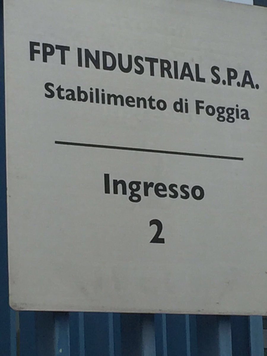 Cartauniversale's tweet photo. Prosegue il viaggio! Dopo la Puglia e gli incontri importanti con studenti e lavoratori, oggi siamo in Campania https://t.co/H9p85YdU2s