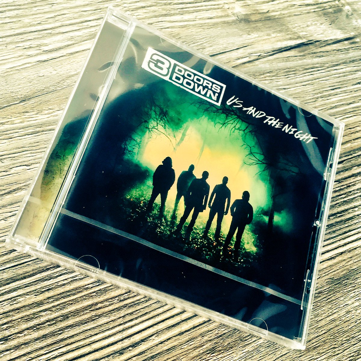 MiRoth75's tweet photo. Thank you Mr Postman 👏🏽

@3doorsdown #3DoorsDown #UsAndTheNight #NewAlbum https://t.co/wrgQq983Uh