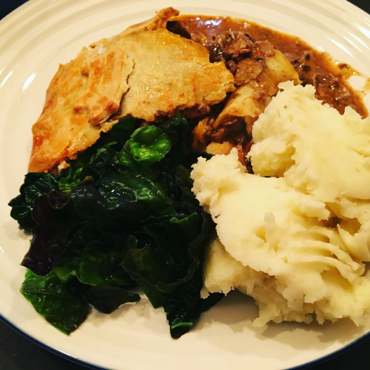 GingerRookes's tweet photo. Now that was a delicious greek #chicken, portobello mushroom &amp; chorizo #pie #BritishPieWeek @BritPieWeek @pierateers https://t.co/eS5a6m8QOd