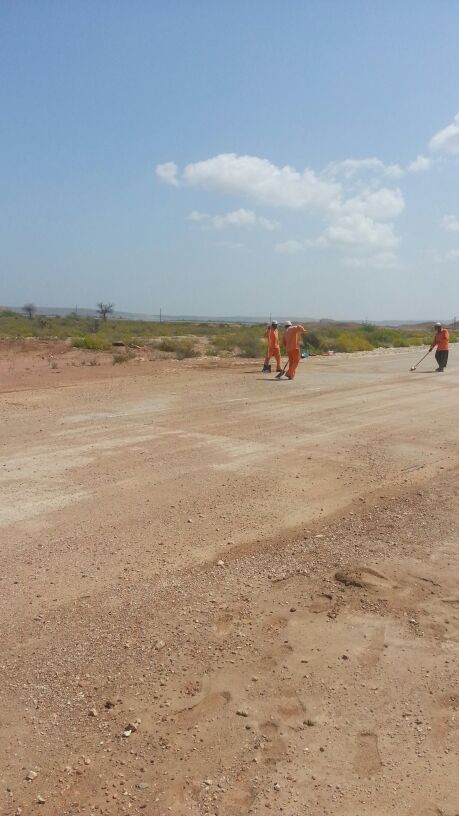 #يحدث_الان
تواصل جهود بلدية صور في إزالة الأتربة والمخلفات وتهيئة الطرق بمنطقة رأس الجنز ونيابة رأس الحد بالولاية