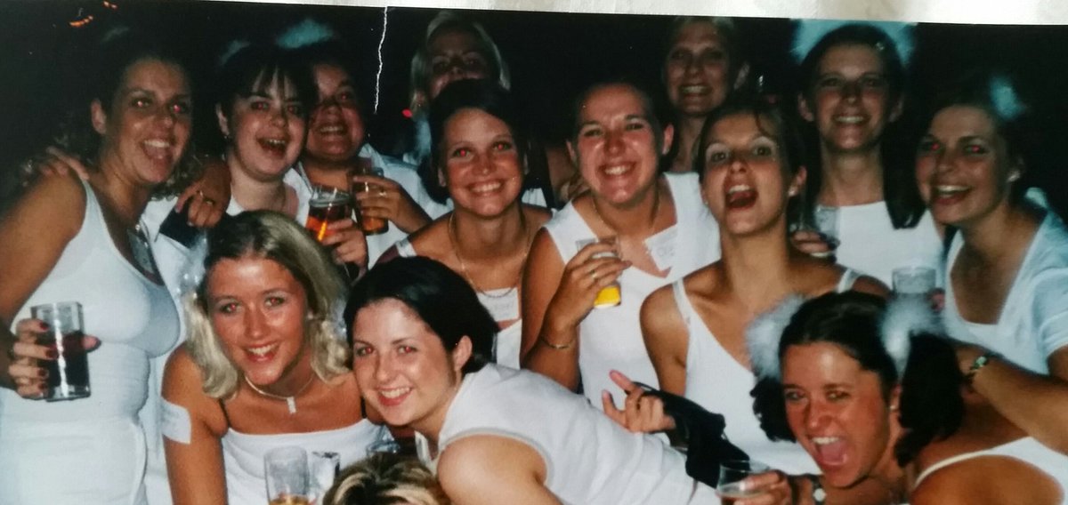 catjc3's tweet photo. @GaryBarlow if u sung for us it would be the #GreatestDay we'd remember
#WhenWeWereYoung 😉 #13schoolfriendsturning40 https://t.co/kXsISRoPsb