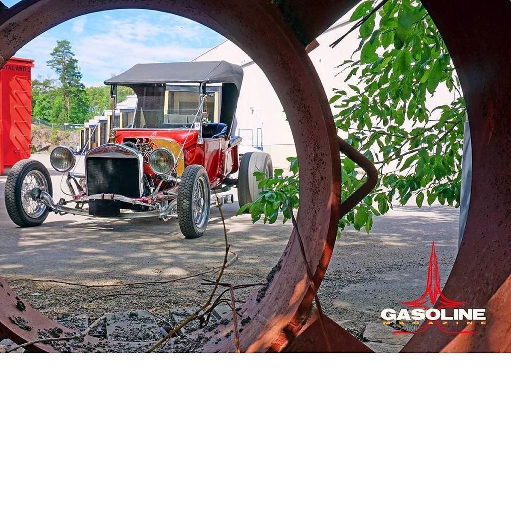 SpeedshopSweden's tweet photo. #hotrod #holley3x2 #bogamensandberg #swedishhotrodsurvivor #oldtimes #buckett #twitter #co… https://t.co/3RX1MV7VEt https://t.co/YlJAt8465A
