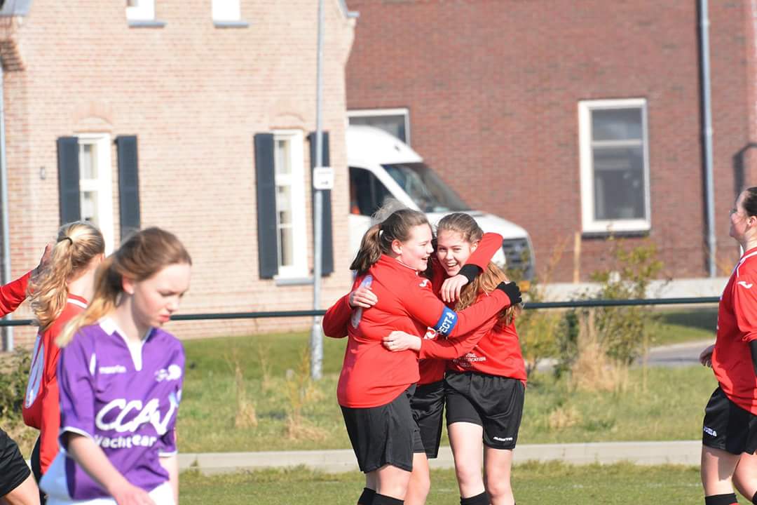 ROYDASSEN's tweet photo. We zoeken nog meiden met een voetbal achtergrond voor de meiden B1 van RCS! https://t.co/Pz1NdKzp6J