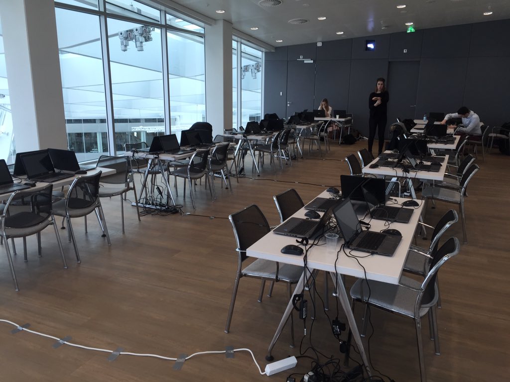 MobileDoctorsNL's tweet photo. Klaar om te hacken! #hacklabmd @DeloitteNL https://t.co/VkkEKDR4nF
