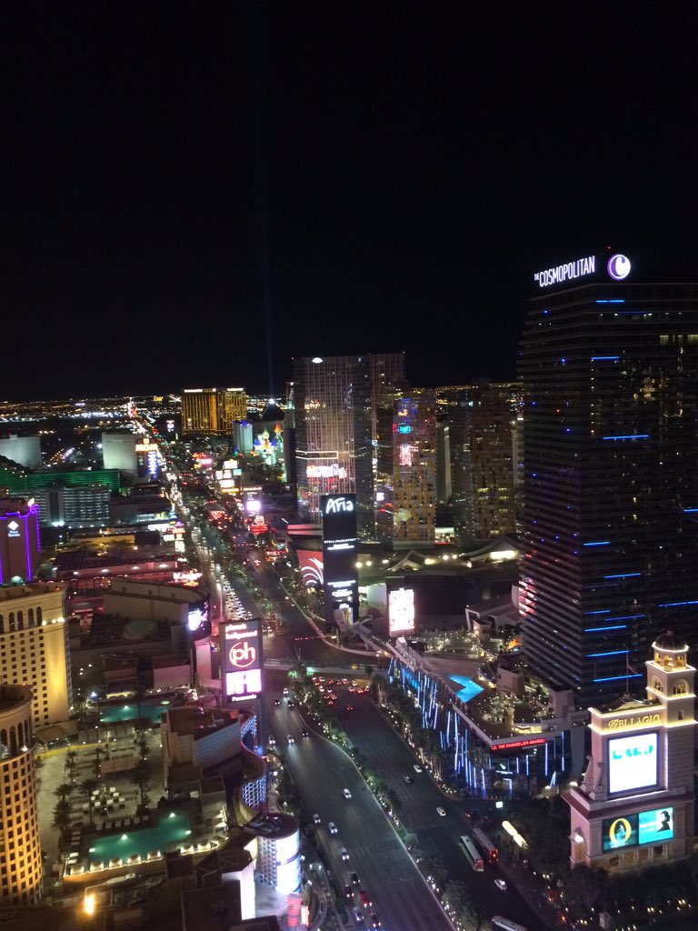 KylieWolfe2's tweet image. It has been real! Maybe I&apos;ll visit again someday! #vegasnights #eiffeltowerview