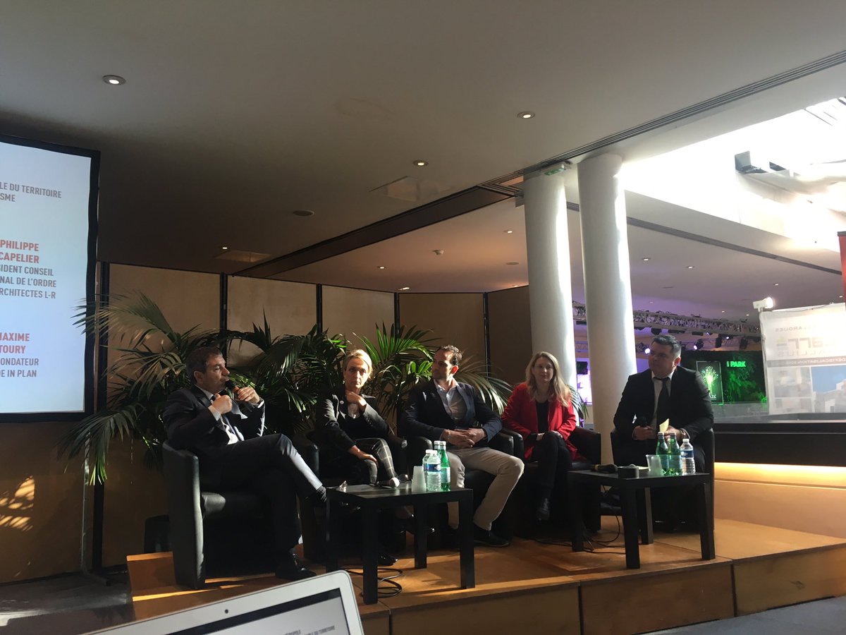 LaTribuneMtp's tweet photo. 1er table ronde du club de l'éco immobilier 2.0 @HELENIS_Concept @MADEinPLAN @janninsteph #fpi#objectiflr #salonimmo https://t.co/9VaWxhvJoa