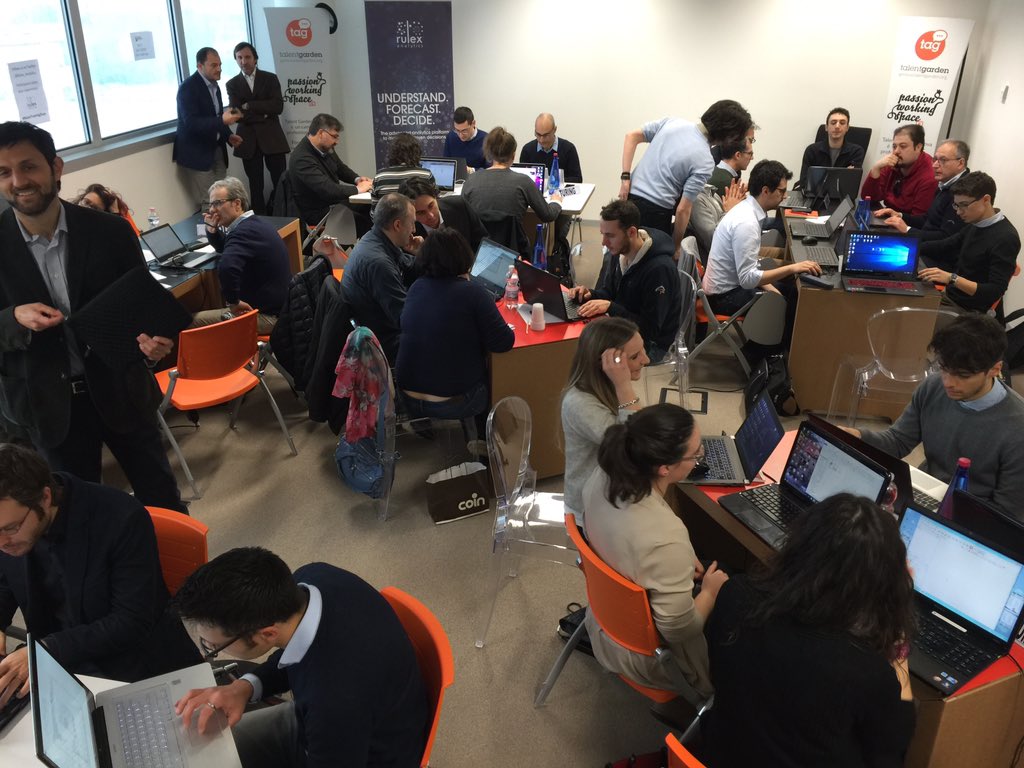 Rulex_AI's tweet photo. #rulextrainingdays real-time analysis simulation #team #innovation @talentgardenit #rulex https://t.co/XQdqQackZt