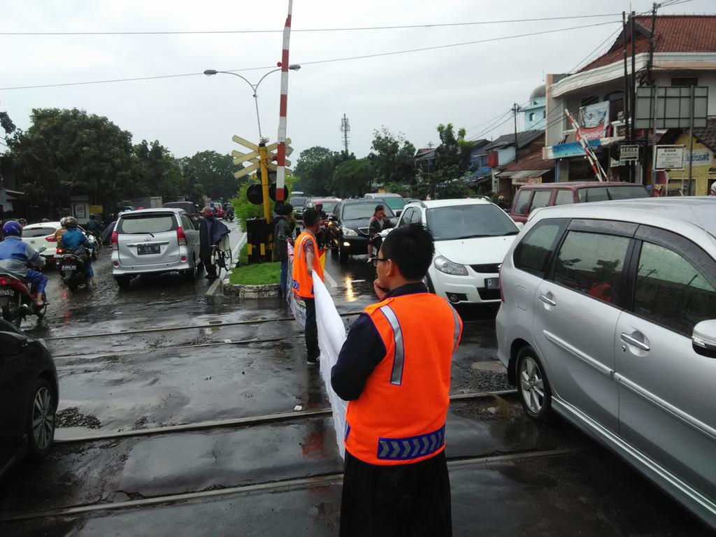 Yang di Jl. Laswi maaf ya, gak boleh puter balik &amp; melawan arus! :) <a href="/infobdg/">BANDUNG ᮘᮔ᮪ᮓᮥᮀ</a> <a href="/infobandung/">infobandung</a> <a href="/PRFMnews/">Radio PRFM</a> <a href="/ridwankamil/">Ridwan Kamil</a>