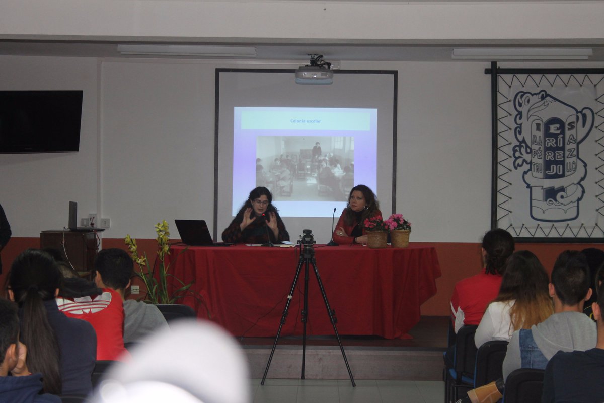 IESMPT's tweet photo. Vídeo de la charla sobre "Las maestras de la República". Elena Sánchez de Madariaga https://t.co/U7uTjwPTjQ https://t.co/FaeK5FX65Y