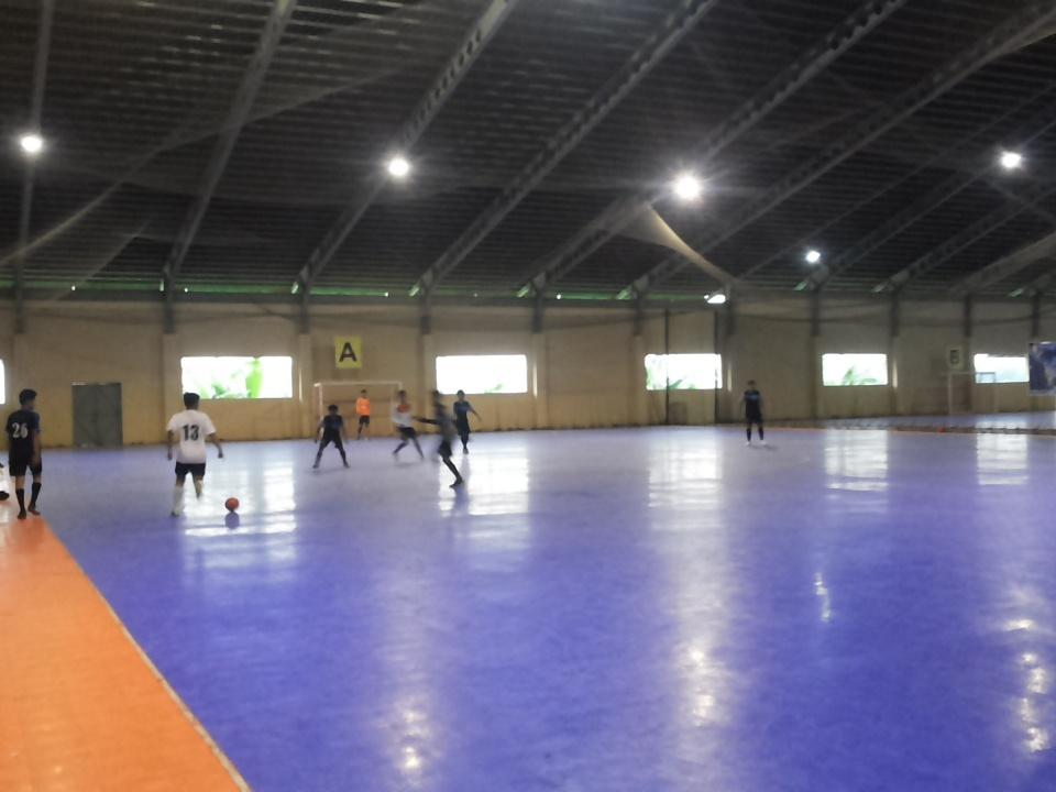 MikatGeodesi's tweet photo. Pertandingan Futsal antara 2013 vs 2014
sementara memimpin 2013 dengan 1-0 https://t.co/xUC5YZLDbb