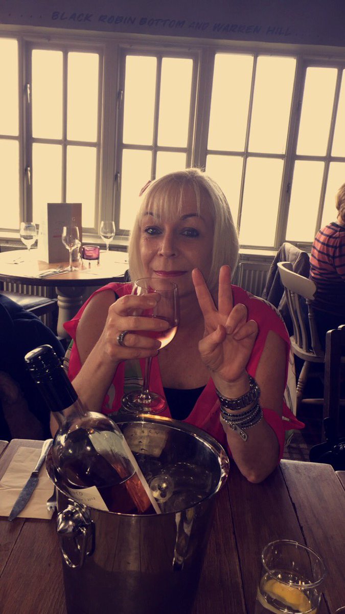 LilyAgg8's tweet photo. Massive Happy Birthday to my best friend and my world! @ruth_agg ☺️❤️🌎 #WordsAren'tEnough https://t.co/AJSdhNl20T