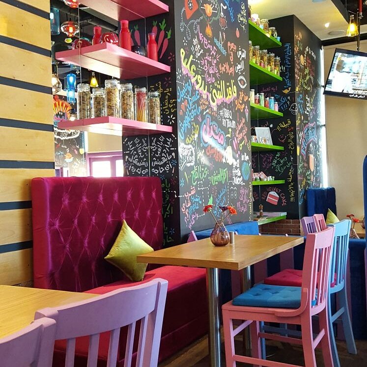 MutabalOfficial's tweet image. بكرة ترجع ريما من عند خالتها في مارينا 😲
الي بيته من قزاز ما يغيرش هدومه في الصالون 🏢