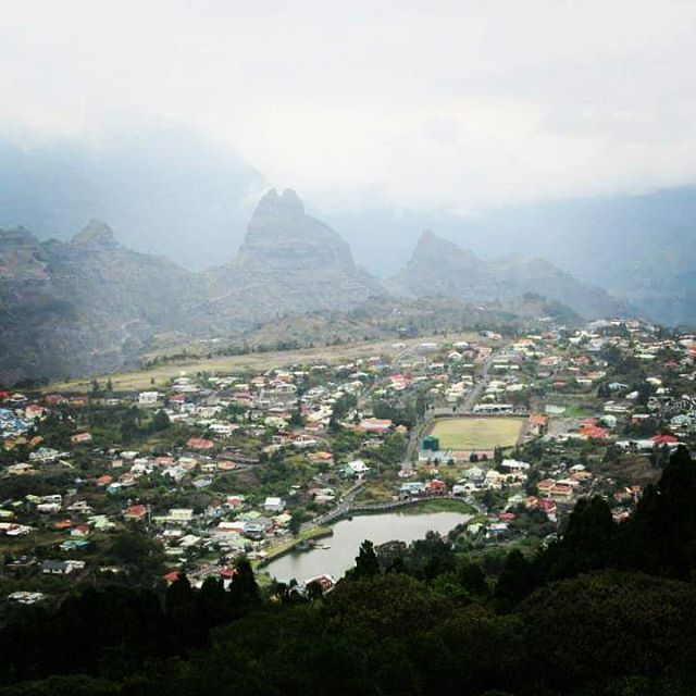 974attitude's tweet photo. Cilaos vu de la roche mysterieuse #reunionisland #reunion #reunionparadis #lareunion #ilede… https://t.co/hDGmkSuOqP https://t.co/VDd2GGSIn9