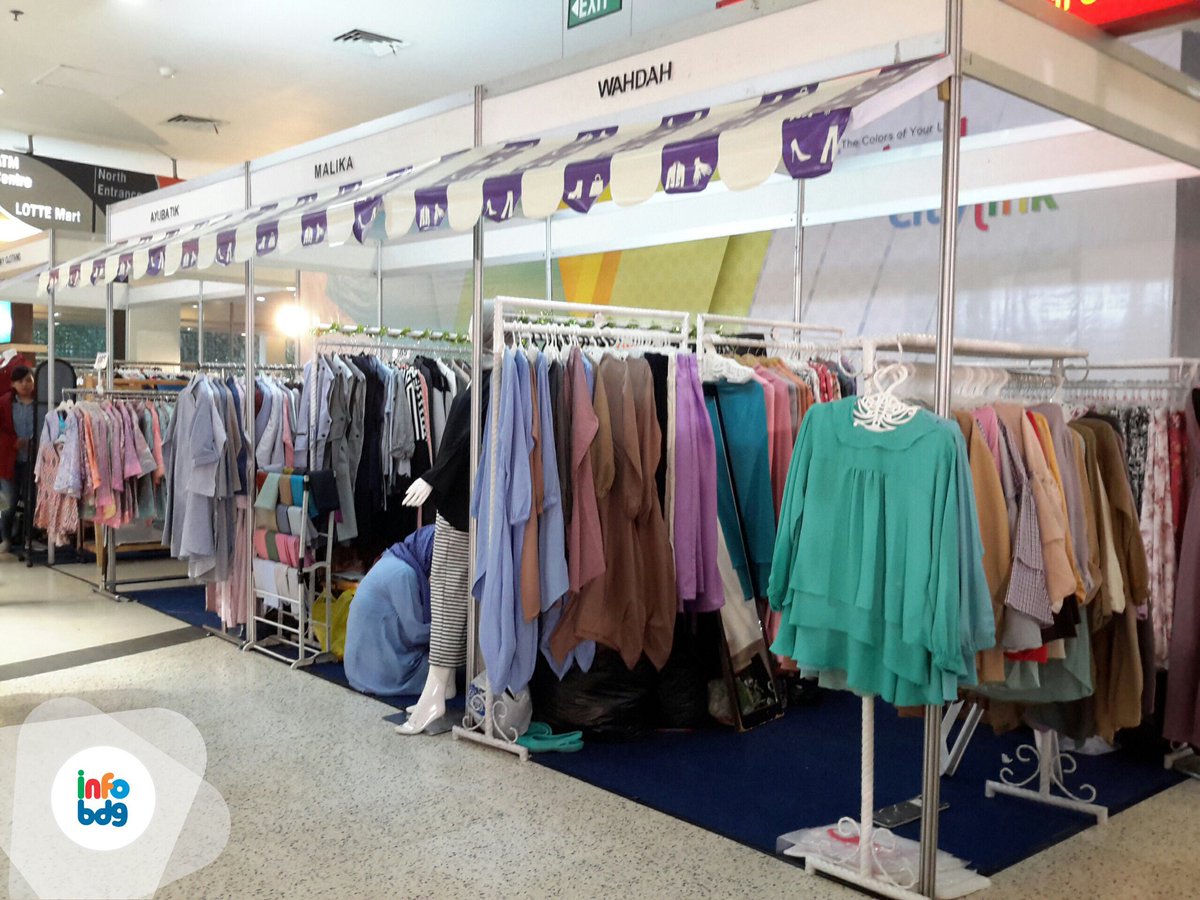 infobdg's tweet photo. Mimin lagi di #HijabCraftNation nih! Pameran hijab &amp; hand craft terlengkap di Main Atrium Fest. Citylink @Wika_EO https://t.co/CA3y1NIg9L