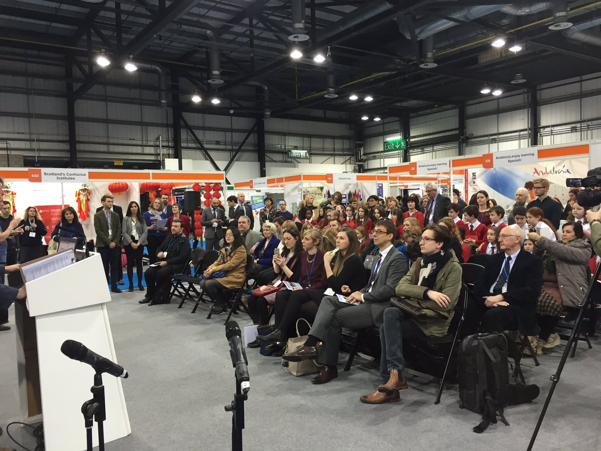 stuart621's tweet photo. Good to see #BSL being used during welcome speeches at #languageliveshow @SECCGlasgow https://t.co/5Ijj4Vzu7s