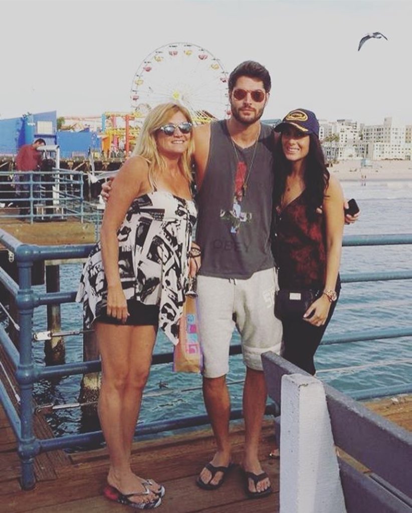 Nick_N_Joey's tweet photo. #nickbateman Nick and lovely ladies! Maria and his Momma! @itsNickBateman #mariacorrigan @archerandtate @briaOrea https://t.co/SvvoHyDK9C