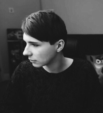 LOSTB0YLESTER's tweet image. RT to bless someone's tl with this accidental model