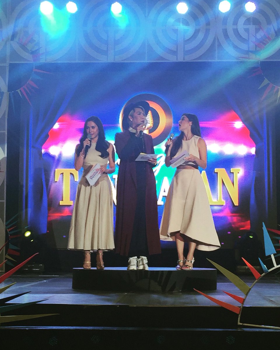 ABSCBNAdSummit's tweet photo. Tawag ng Tanghalan Advertiser Edition! #PanaloKaKapamilya #AdSummitPH2016 #superstitiousbelieftenpercent https://t.co/FwgRQotUYs