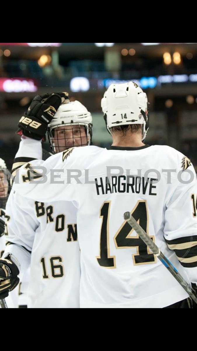 Senior year ain't over yet fellas! #RoadtotheFrozenFaceoff #GoWMU #BeatSt.Cloud <a href="/NolanLaPorte/">Nolan La Porte</a>