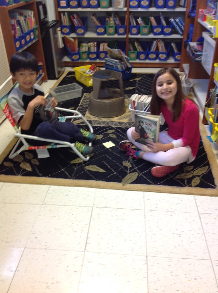 2ndgradekramer's tweet photo. Ss digging into their new buddy books. #2k106 #tcrwp https://t.co/nYd9nrtZ8J