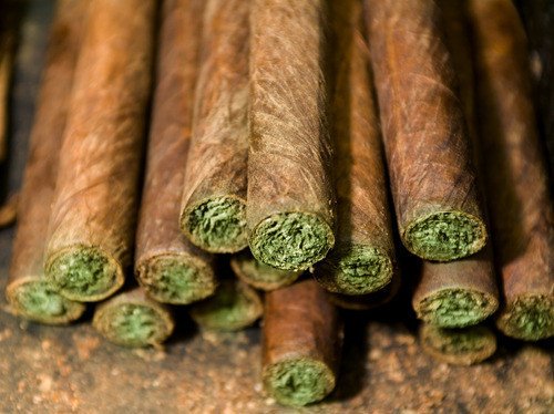 Estiloleon's tweet photo. *Mg si me robas un blunt 😍😍😍
*Rt si me robas todos 😂😂😂 https://t.co/GPLZNOY8GI