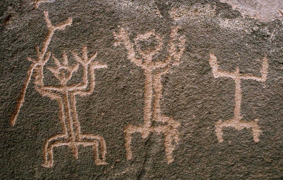 britishmuseum's tweet photo. Hands up if you’re ready for the weekend! #FridayFeeling #AfricanRockArt https://t.co/esEDQkCCfo https://t.co/kTr3DbVjZ9