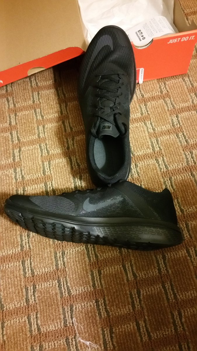 JCDeLass's tweet photo. New game day sneakers for tonight's broadcast. Go Jackets! #URHoops #d3h https://t.co/3ekS1Y5nHW