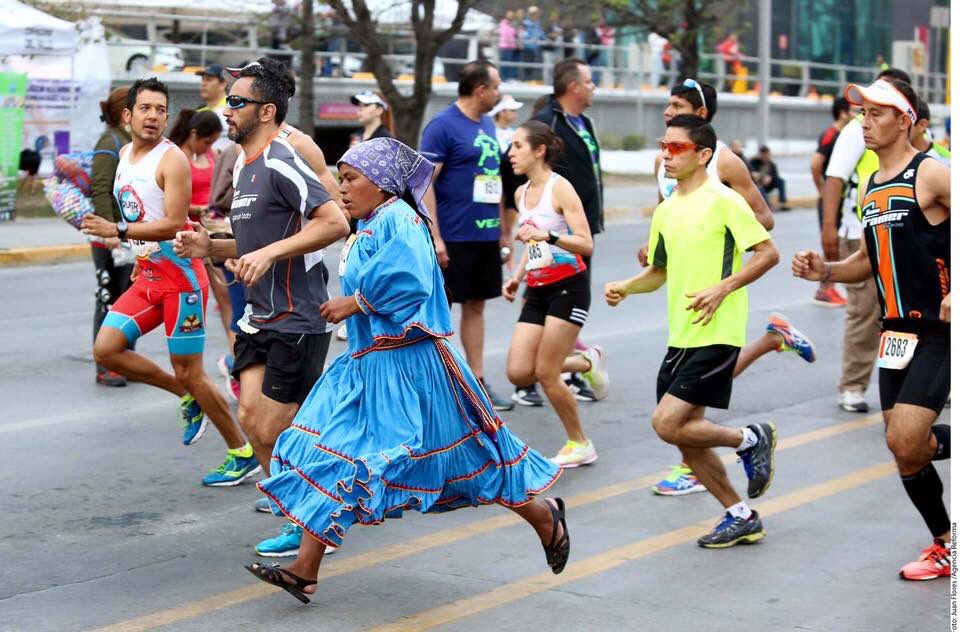qtf's tweet photo. ¿Alguien ve calzado de marca o ropa especial deportiva en esta hermosa mujer Tarahumara?
FernandaF https://t.co/xuLQT0aDSi