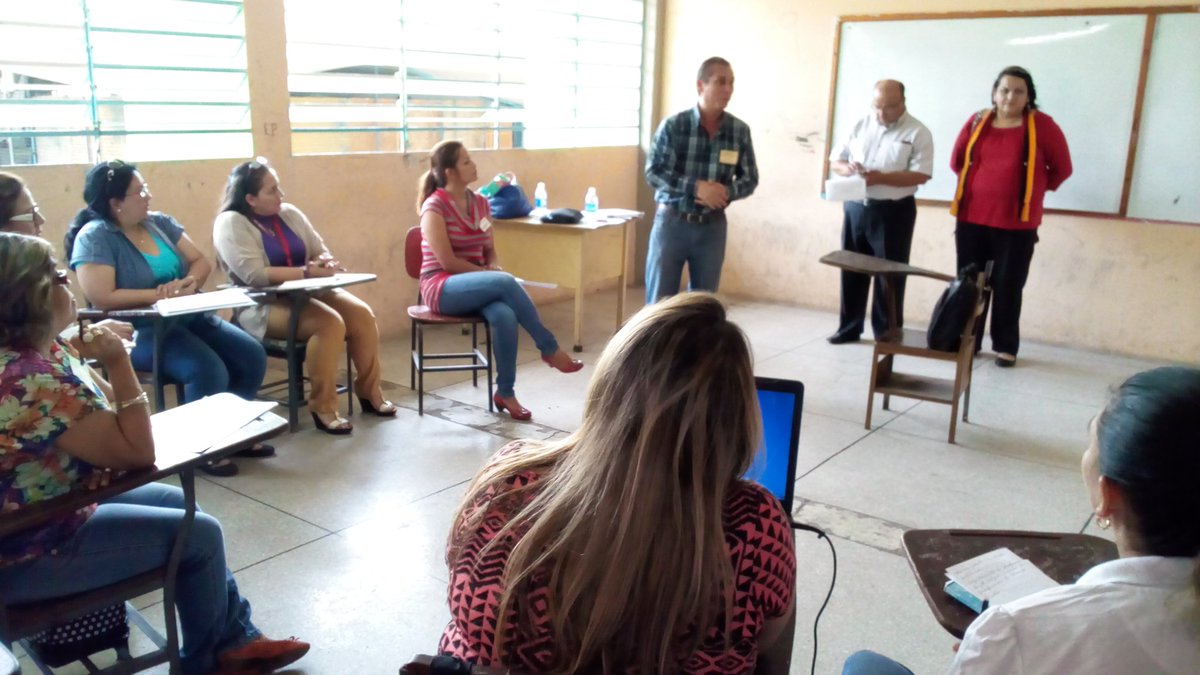 Construyendo la patria desde la investigación #Congresopedagogico <a href="/allemus67/">Alexander Lemus</a> <a href="/SilvaEleazarL/">Eleazar López Silva</a> <a href="/HumbertGonzale1/">Humberto González</a>