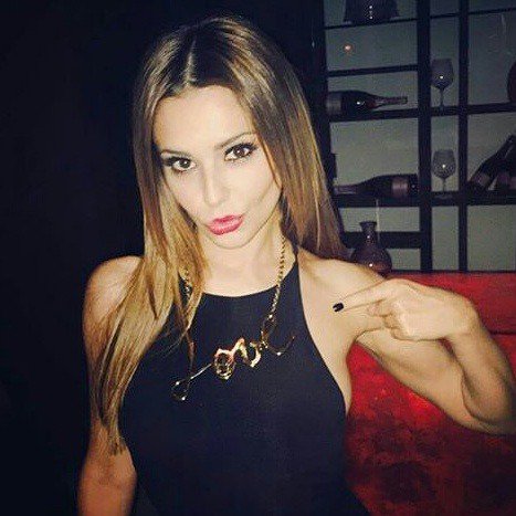 AmyLouJablonski's tweet photo. @CherylOfficial makes me proud โค Too right though, jealous girls shouldn't be bitchy about your body. #TeamChez https://t.co/vOO79Okp4D
