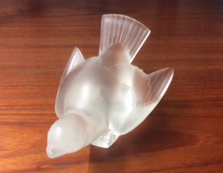 WarringtonAuc's tweet photo. This Lalique bird and Whitefriars Hobnail orange glass vase will also be for sale on the 23rd March @antiquemark https://t.co/kDKszyMYJ2