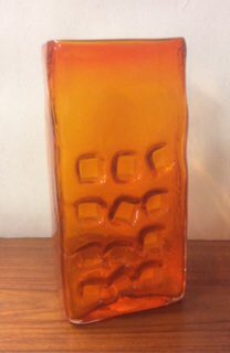 WarringtonAuc's tweet photo. This Lalique bird and Whitefriars Hobnail orange glass vase will also be for sale on the 23rd March @antiquemark https://t.co/kDKszyMYJ2