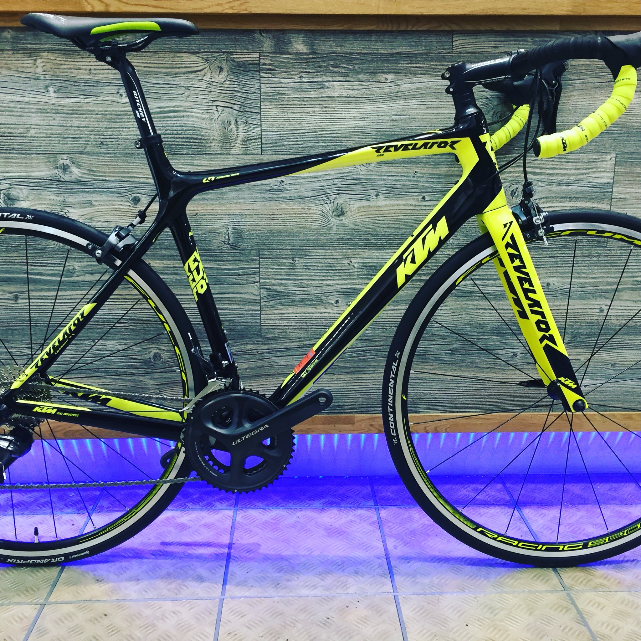 ALTITUDE on X New KTM Revelator 4000 with Ultegra and Fulcrum wheels just arrived. https t kpCAKqISZy X