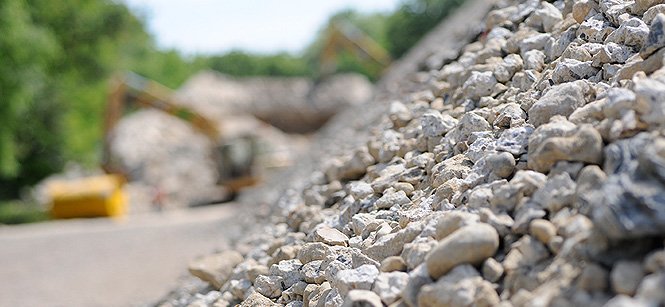 aasvogel_uk's tweet image. It&apos;s better for the environment and cheaper, so start using #RecycledAggregate today! ow.ly/Zl0U4