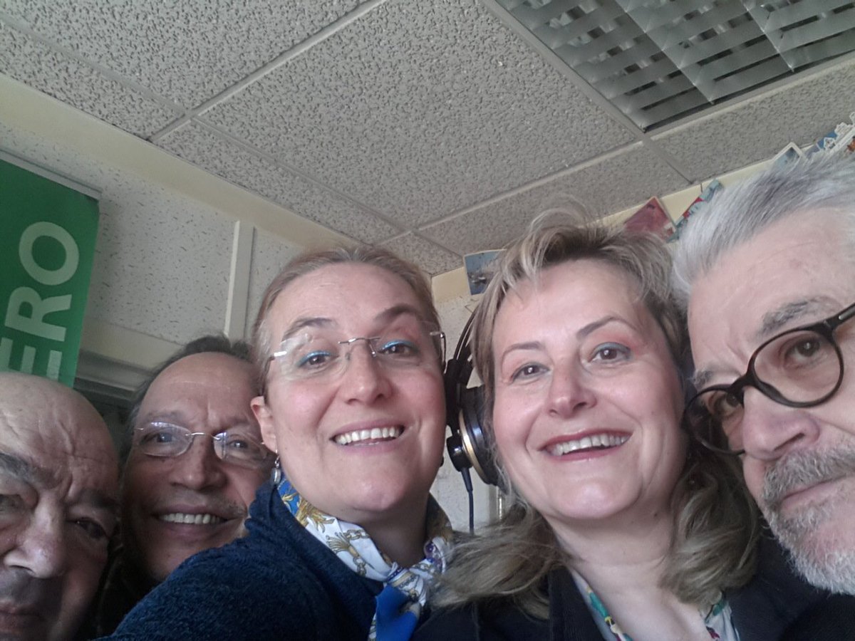 Arranca #tertuliadelosviernes en <a href="/melo_marbella/">Marbella Melo Rosales</a> para analizar la actualidad de #marbella de la semana