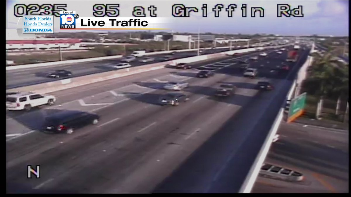 Crash on I-95 SB and Griffin Rd #TRAFFIC https://t.co/z2BXdESj2M