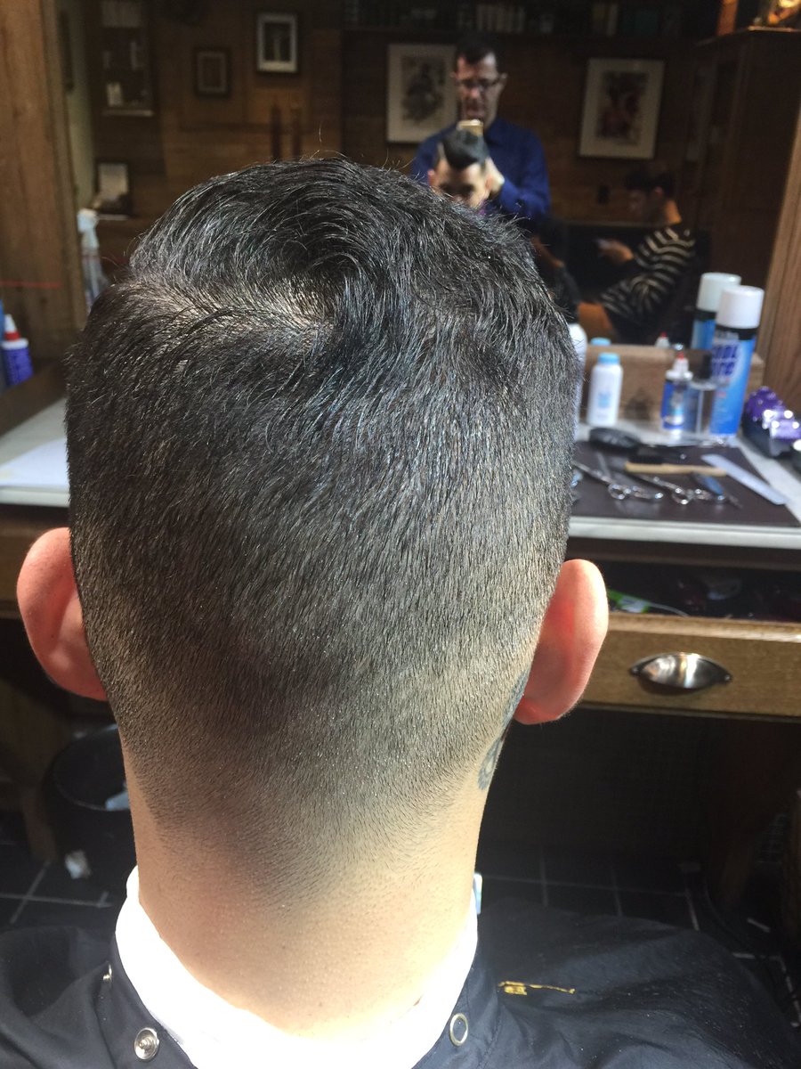 BarberNYC's tweet photo. #ChelseaNYC #MenStyleCuts By Alex @BarberNYC Only @MadeManBarber_ https://t.co/7DNGGXJMQi