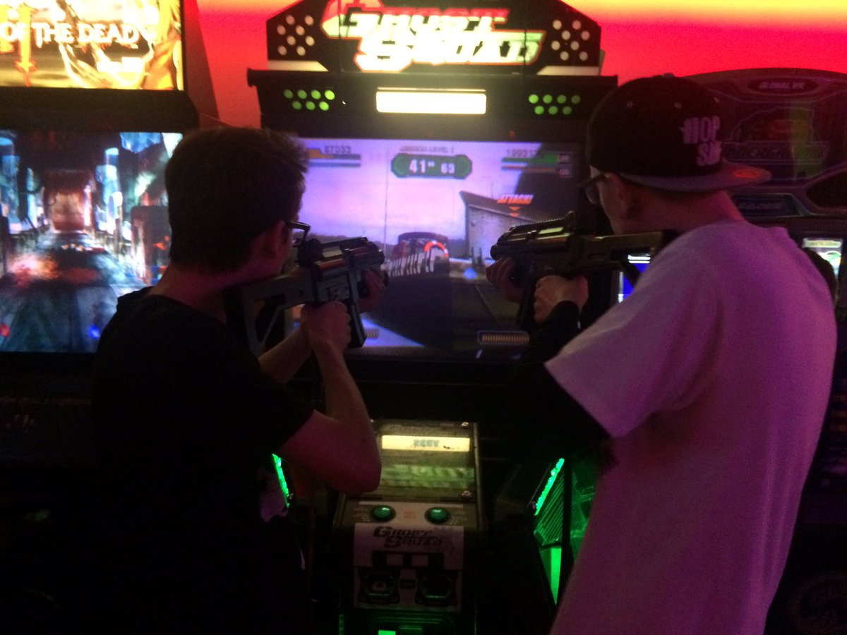 AstroCityArcade's tweet photo. Come on down to our Friday lock-in tonight at 6pm, pay before 5pm to get £2 off the next event #southend https://t.co/RJRlbFfulo