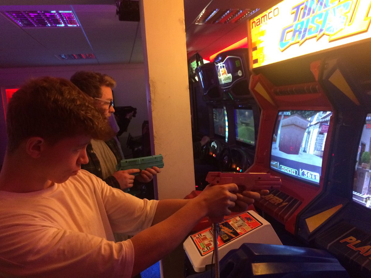 AstroCityArcade's tweet photo. Come on down to our Friday lock-in tonight at 6pm, pay before 5pm to get £2 off the next event #southend https://t.co/RJRlbFfulo