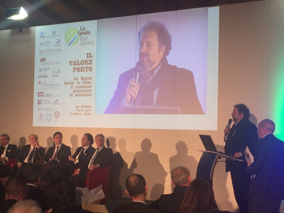 FedeMontaresi's tweet image. #peleggi: è sempre la merce che decide e sceglie! #agenziadogane #fastcorridors