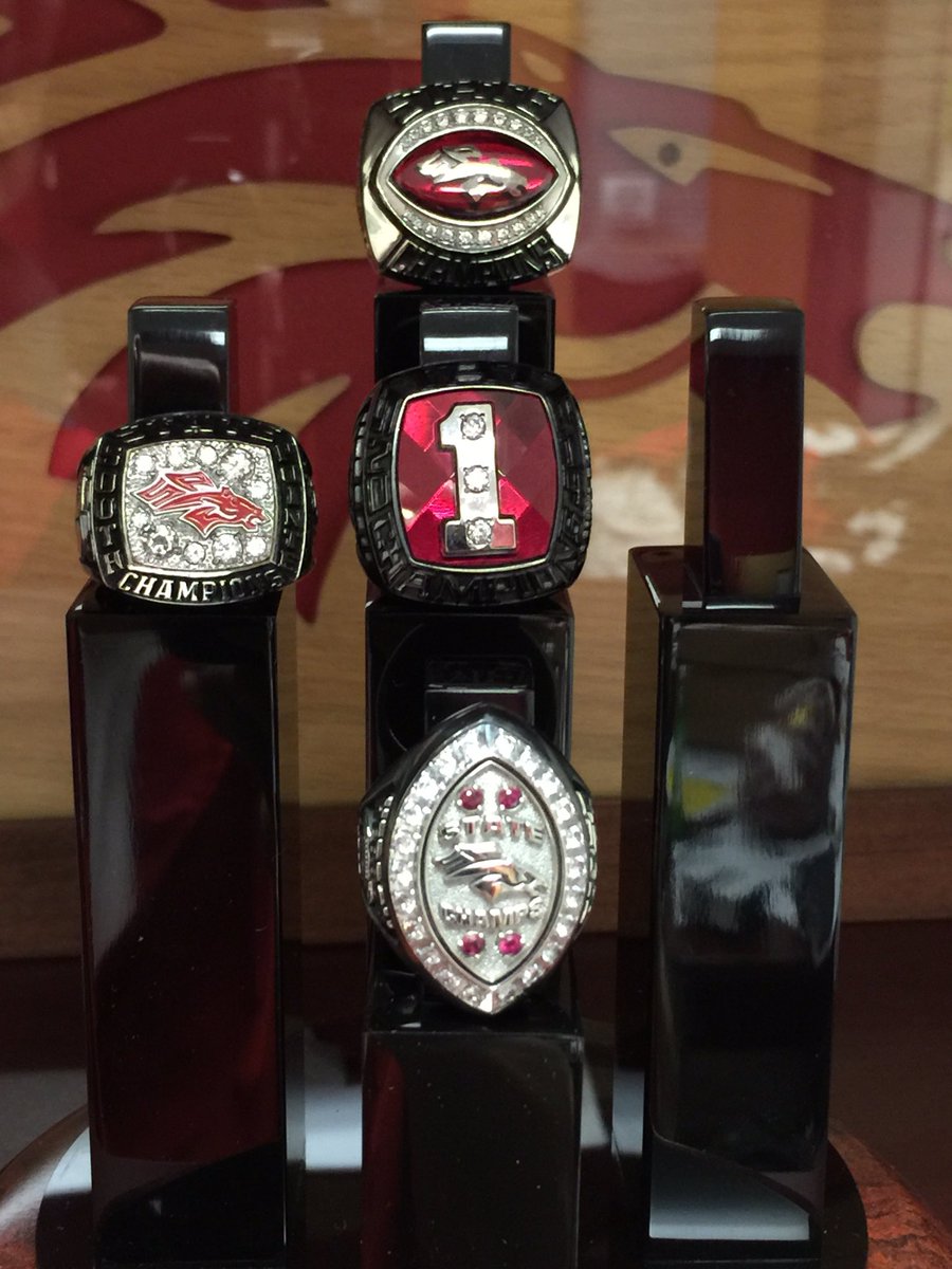 SPHSBoosters's tweet image. #SeriousHardware #Back2Back @FootballSPHS @SPHSstallions @RHHerald_Preps