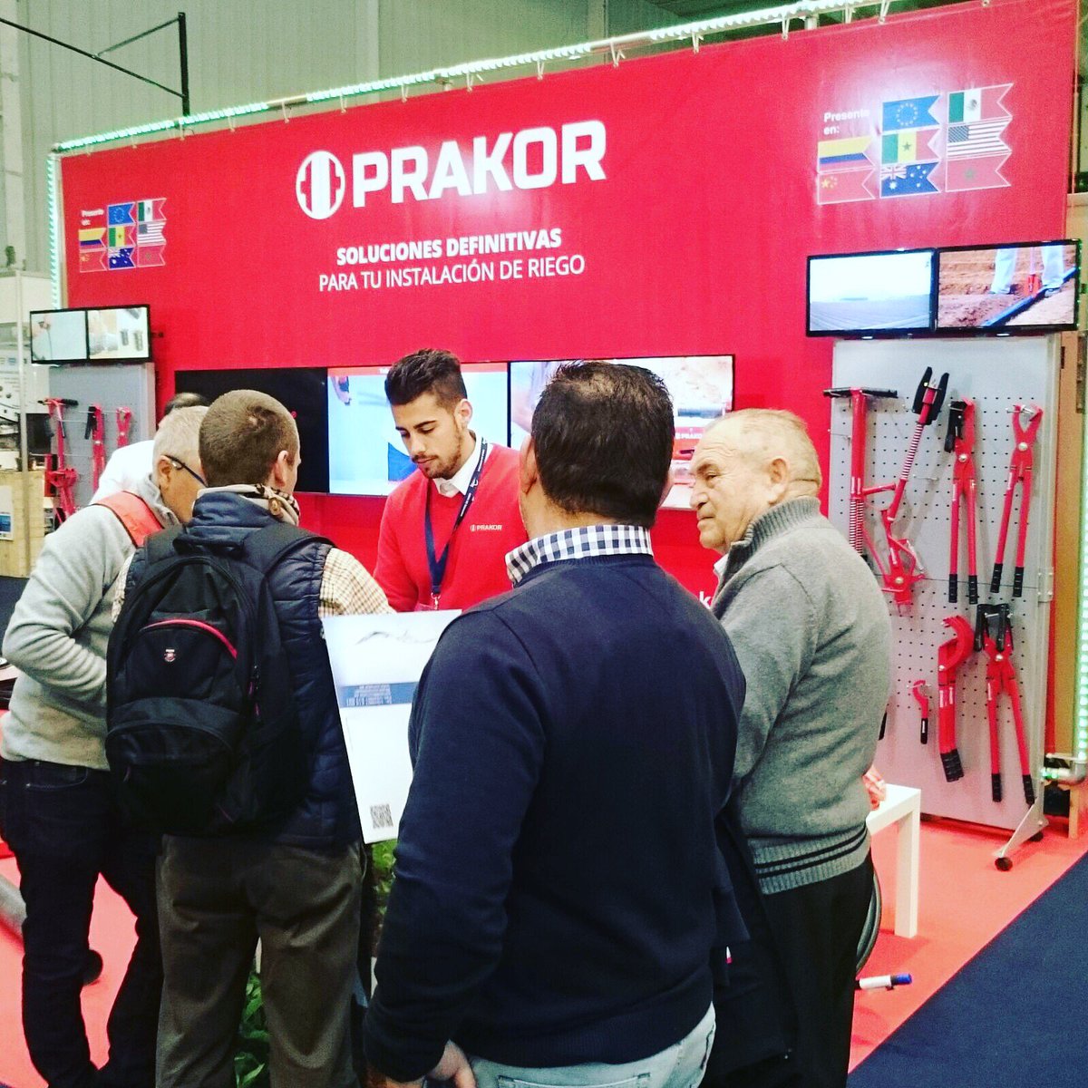 PedroPerezMur's tweet photo. Cerrando @Smagua por lo alto @PrakorUSA @PrakorAgro #agriculture #irrigation #riego #irrigationtools #california https://t.co/grnwhvJ4zC