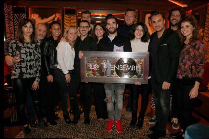 GIRACKENDJI's tweet photo. Salut les amis, "Ensemble" est disque de diamant ! C'est grâce à vous! Du fond du coeur, merciiiii 🙏🏻! ❤️ #ensemble https://t.co/5SNpS84jxM