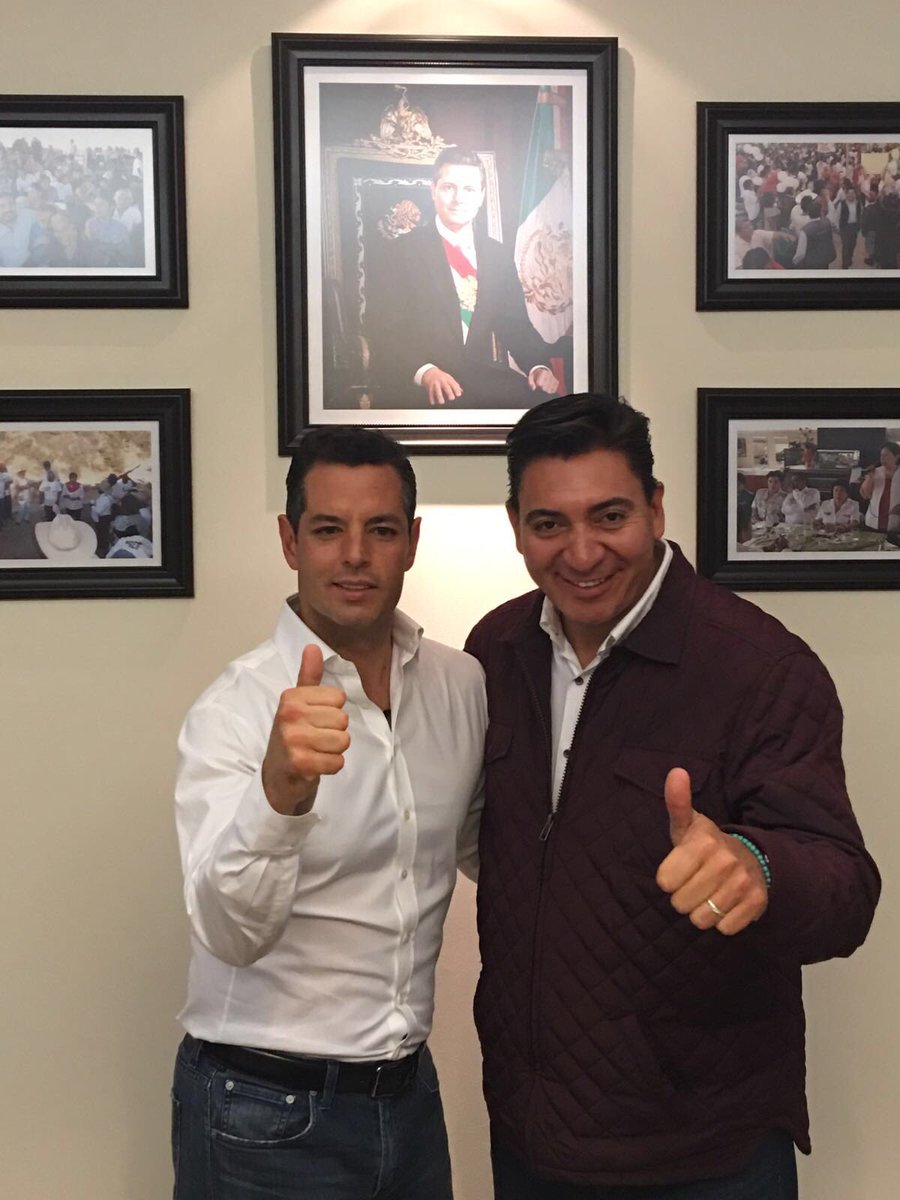 manolo_leon's tweet photo. Ayer intercambiamos puntos de vista los candidatos a Dip del PRI-PVM, con @alejandromurat, gracias por su confianza! https://t.co/2V0MkgXzRN